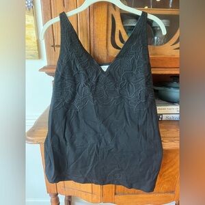 Blank blouse with detailing